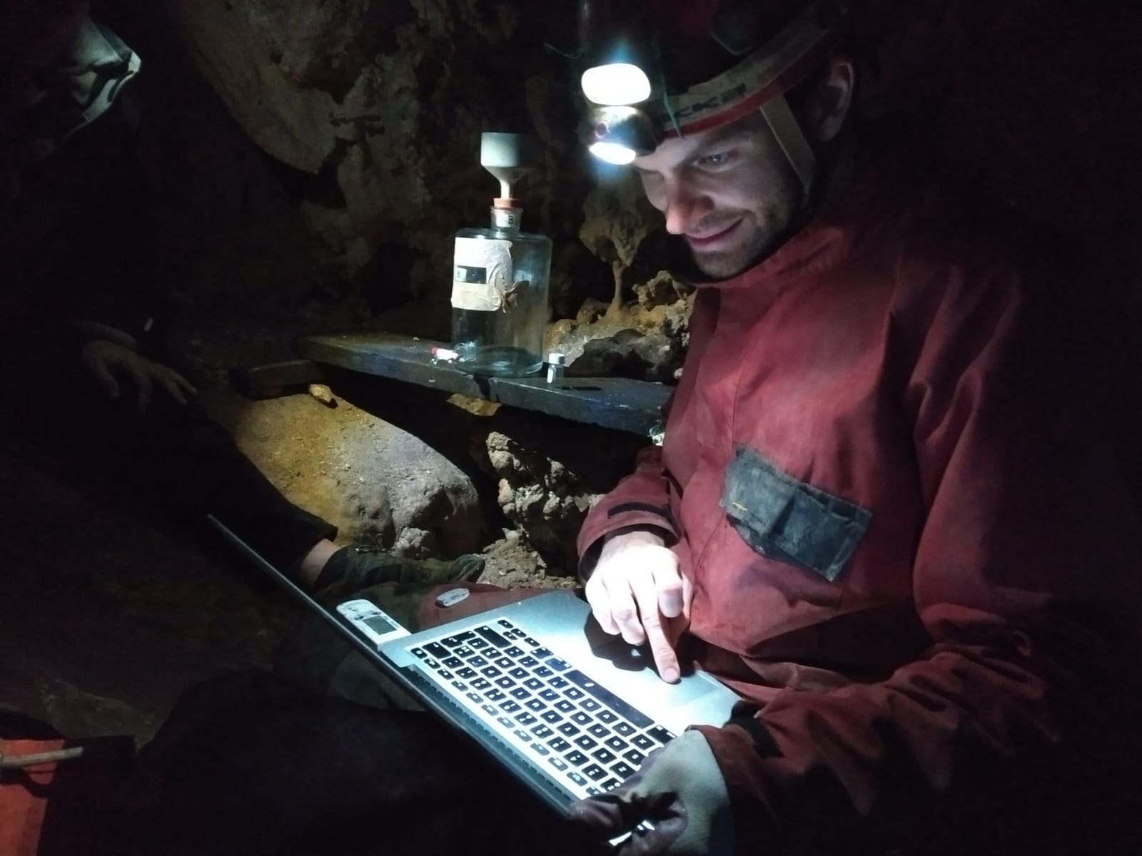 2.	Studying stalagmites in an Italian cave to reconstruct a past climate.