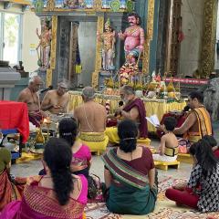Priests conduct a fire ritual at the Sri Selva Vinayakar Koyil, South Maclean, 2021 (Jess White, QAR).