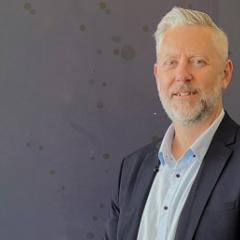 Associate Professor Jason Lodge.