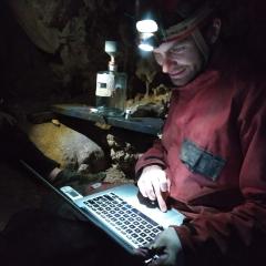 2.	Dr Kennan-Jones studying stalagmites in an Italian cave to reconstruct a past climate.